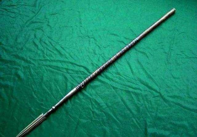 玄武门之变中李元吉3箭未射中李世民为何不用自己兵器马槊