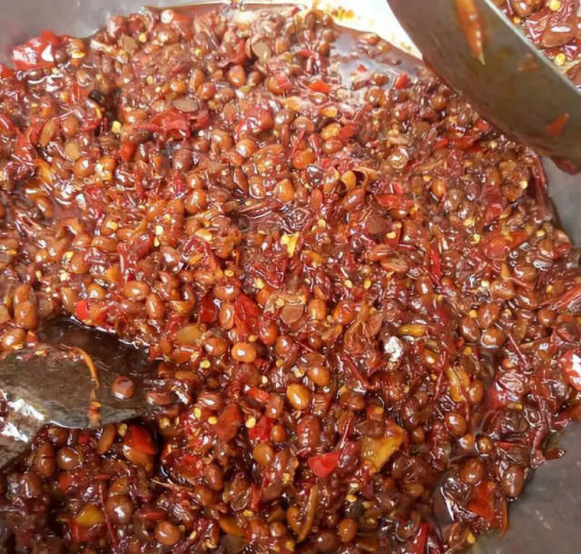 教你正宗酱豆做法,一口一个馍,比大鱼大肉大虾好吃多了!_手机搜狐网