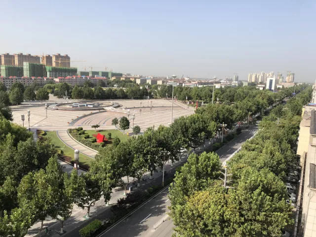 美丽的人民广场维护良好