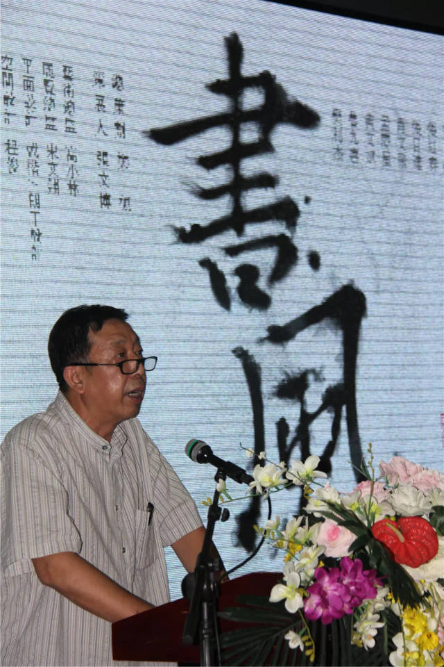 白砥,张红春,鲁九喜三位作者有事没来,未能听听他们的想法,有点遗憾.