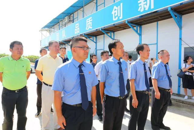 屯昌县检察院党组书记,检察长黄志刚,屯昌县人民政府党组成员,副县长