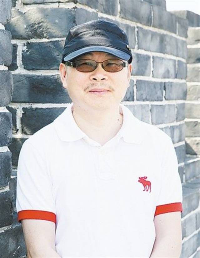 陆春祥按照惯例先认识一下作家~今天我们要品读的是关于梅城的作品我