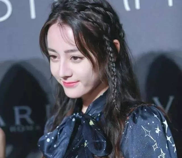辫子散发,散发编发发型,散发发型直发_大山谷图库