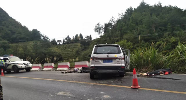 张家界旅游大巴在湘西永顺出车祸路段,再出重大车祸!