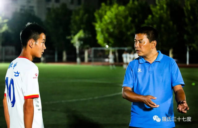 陈教练面授技艺. 丨陈斌很忙