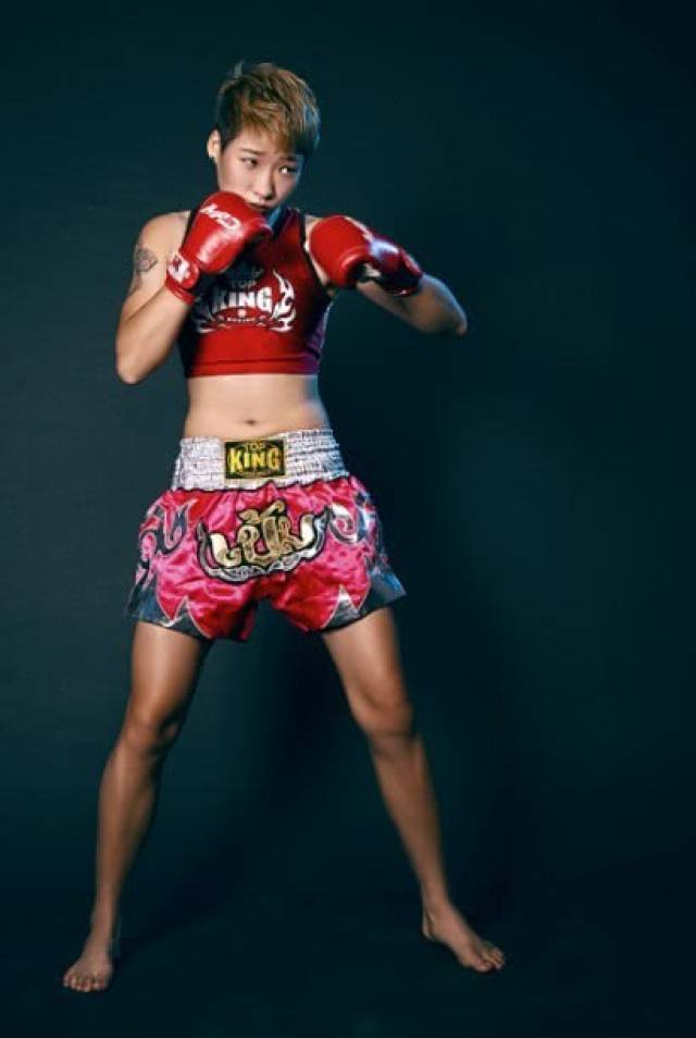 搏击女将汪柯菡炒作玩得溜:先ko日本男将,现又玩跨国恋抓眼球