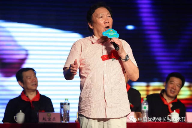 著名男高音歌唱家,中国古诗词演唱第一人 姜嘉锵