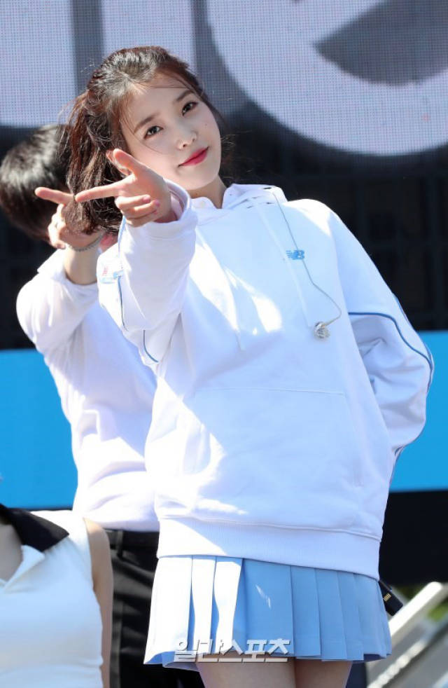 iu李知恩活力献唱马拉松大会 青春靓丽元气十足【组图】