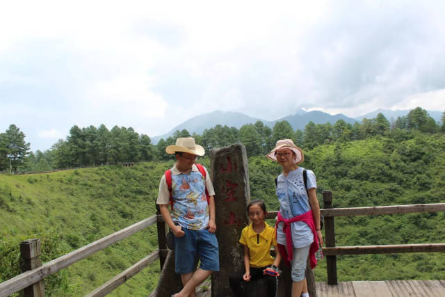 年级 一班 吕云博家庭 刘洋君家庭 田柳雨嫣家庭 我爱祖国 张婉铃家庭