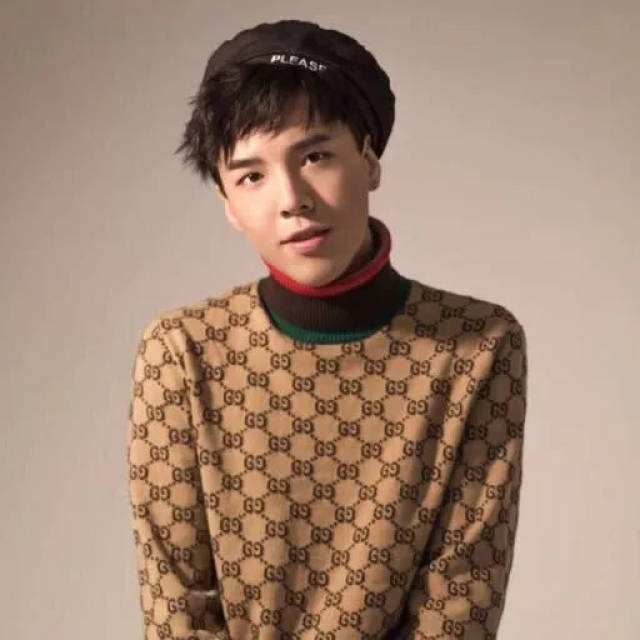 小哥哥气质的确很不错,阳光运动,看起来少年劲儿十足 周宇轩 周宇轩