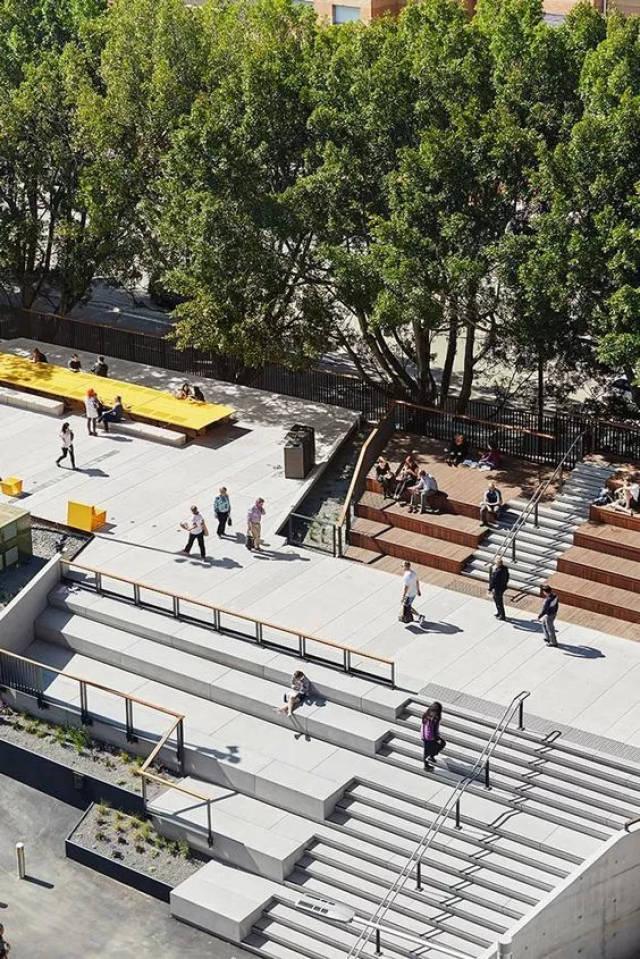 design丨你以为炫酷的大台阶设计就是画一个超大的"单跑楼梯"?_手机搜