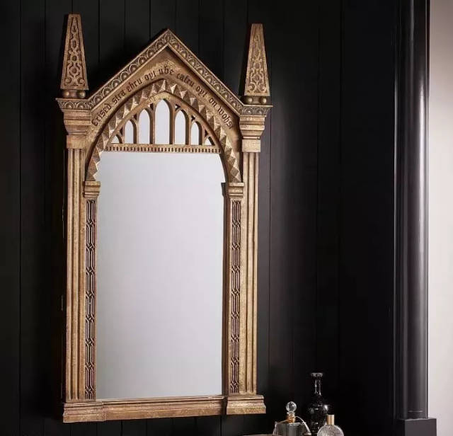 能看到最想要的东西的厄里斯魔镜,我要镜中的自己是全世界最美的