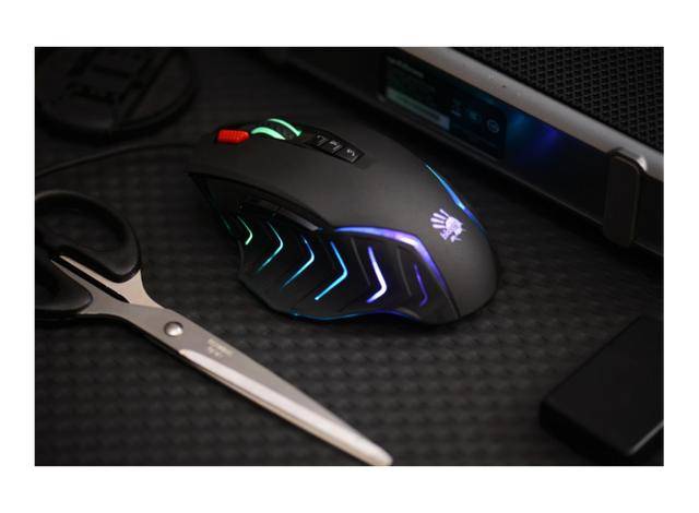 超好用吃鸡鼠标!血手幽灵j95体验测评