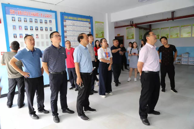 张家港市民政局到沿河开展对口帮扶活动