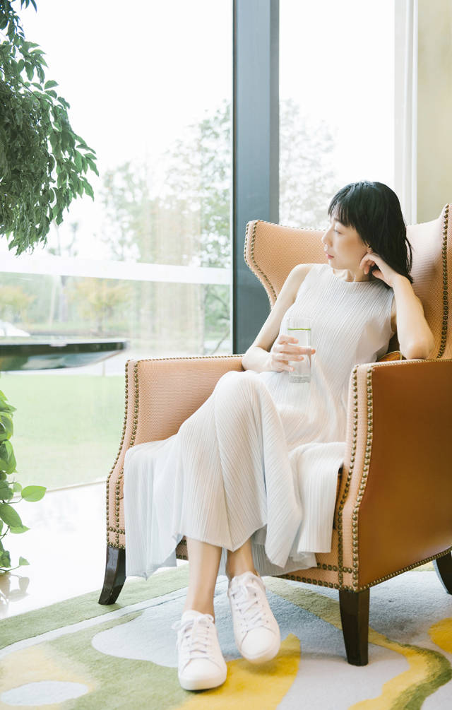 任素汐最新写真 化身文艺小清新静度时光