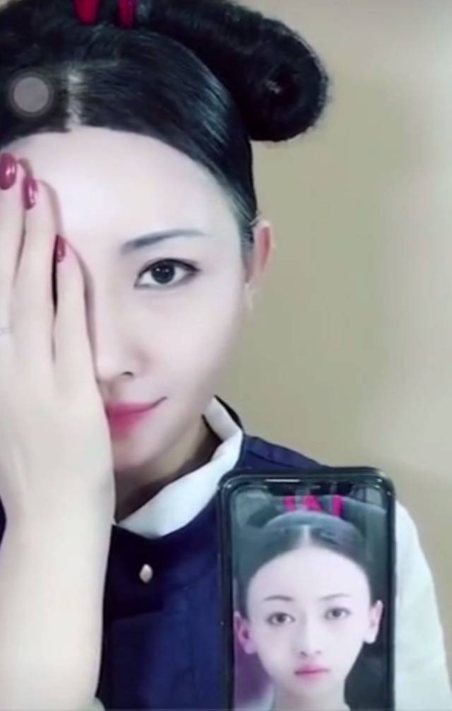 丁兰模仿魏璎珞妆容