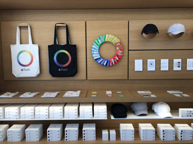 最前线 | 新iphone到来前,我们抢先到苹果发布会现场探秘了一番