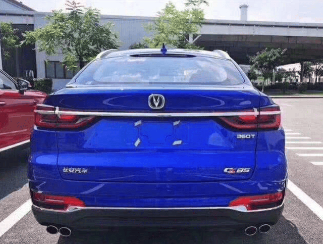 长安版"宝马x6"已频繁曝光:红得发紫,蓝得透亮,黑得爆表!