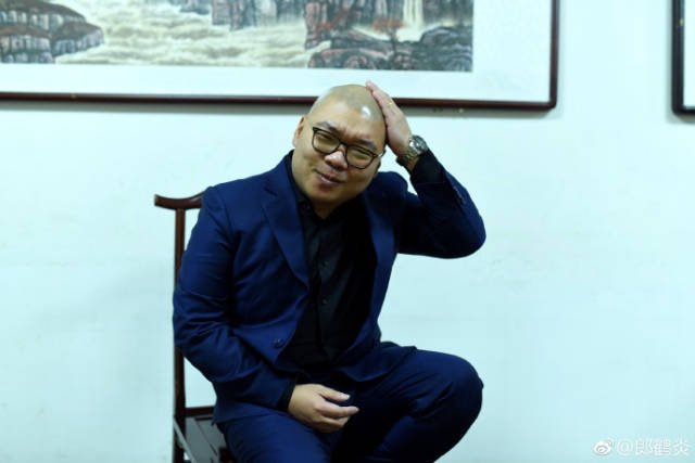 郎鹤炎晒光头前后对比照,胖子孙越寻开心:热闹的马路不长草_手机搜狐