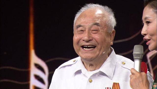 (图14"军歌传唱者"·战斗英雄,一等功臣85岁的飞行员高翔)