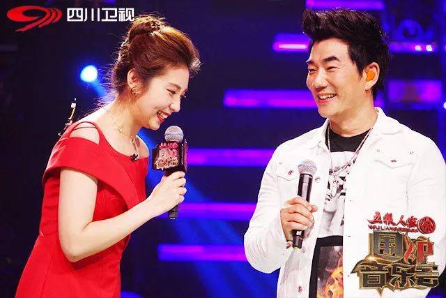 【围炉】今晚20:30,再来感受一下"小齐哥"亲自导演的这场围炉音乐会