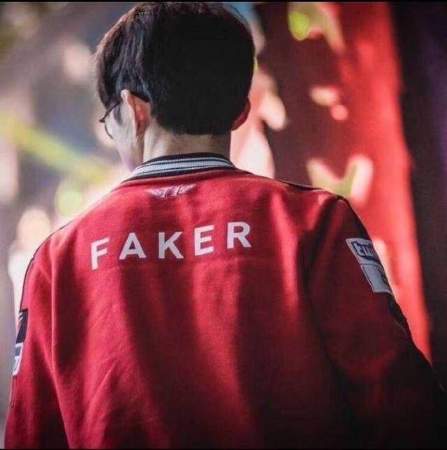 大魔王出道2000天skt却无缘s8心疼faker上了热搜