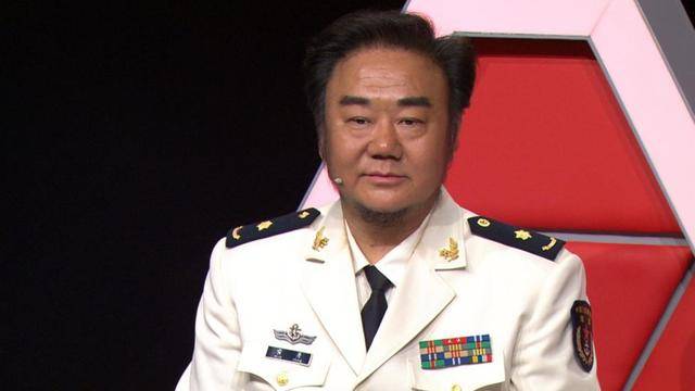 (图38 "军歌推广大使"著名歌唱家 霍勇)