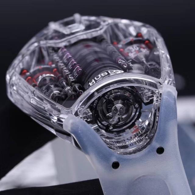 宇舶mp-05"laferrari"蓝宝石腕表——致敬法拉利fxx k超