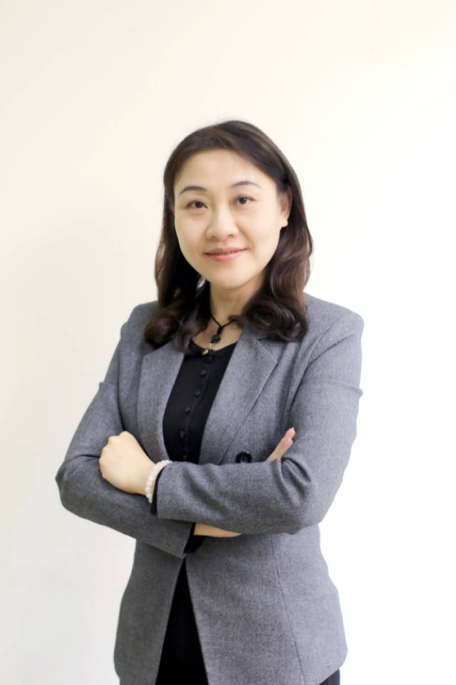 易悦人物访谈|资深教育专家刘屏校长:烛火长明,家庭教育的引路人