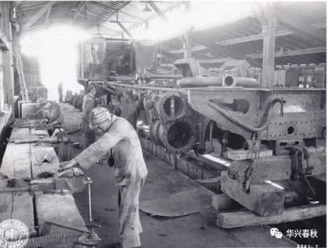 抗战时期中国的工厂:工人们都很忙碌