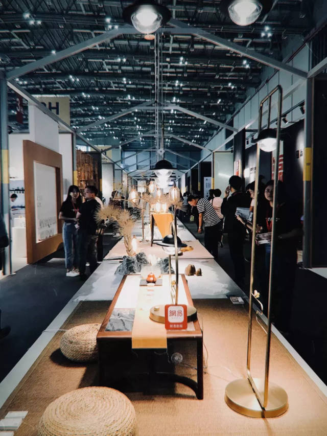 前途是光明的 | 这场集市不仅有设计创意 还有我们的青春