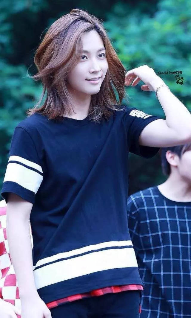 神秘的"长发女子"和seventeen一起游泳?真相笑喷粉丝啦