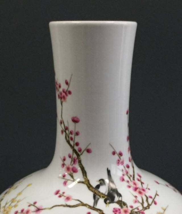 镇馆之宝——清乾隆粉彩喜上眉梢天球瓶_精品