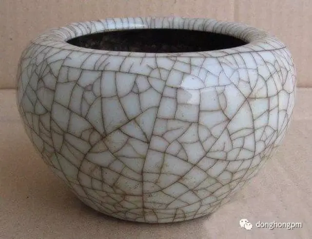 哥釉瓷的由来-完美的破碎_显得