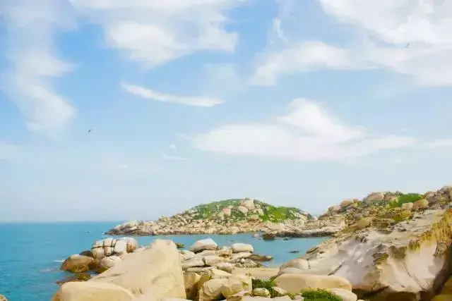厦门周边最适宜露营的四大海岛,万顷草场,天空之境,环绕海景,风动石群