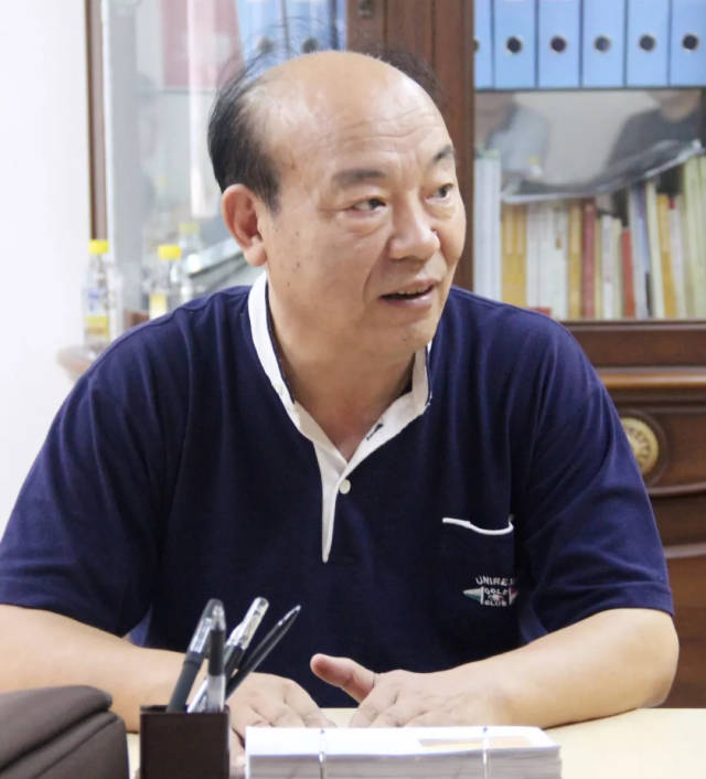 黄文盛9月12日,商会会长黄文盛,党总支书记,执行会长朱瑞荣,秘书长