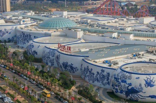 万达打造世界最大的青花瓷建筑,耗资400亿,网友却说像一堆碗_手机搜狐