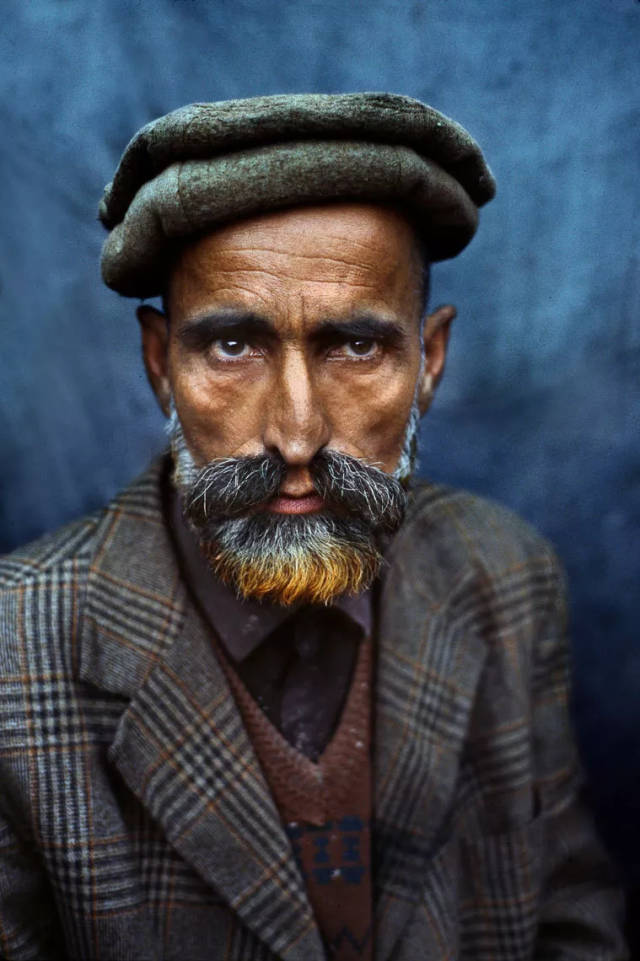 肖像大师steve mccurry,一张照片一个故事