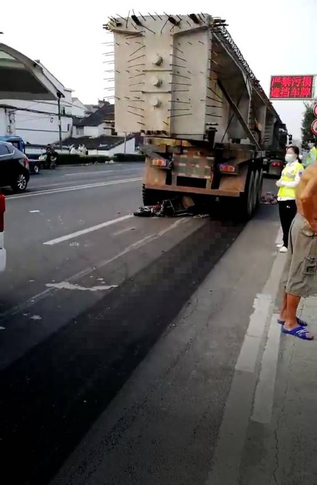 紹興又一工程車大車禍!電瓶車車主慘遭碾壓當場身亡!