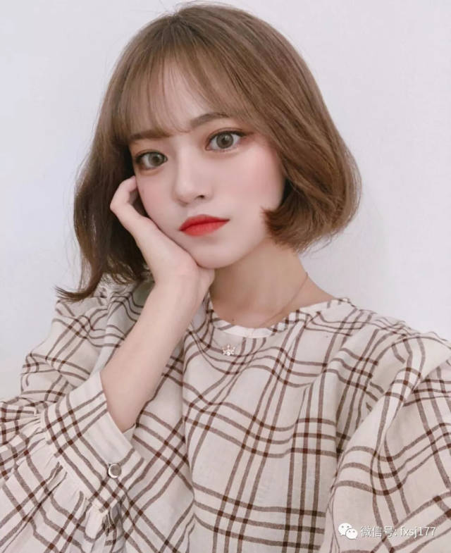 学生可爱内扣短发