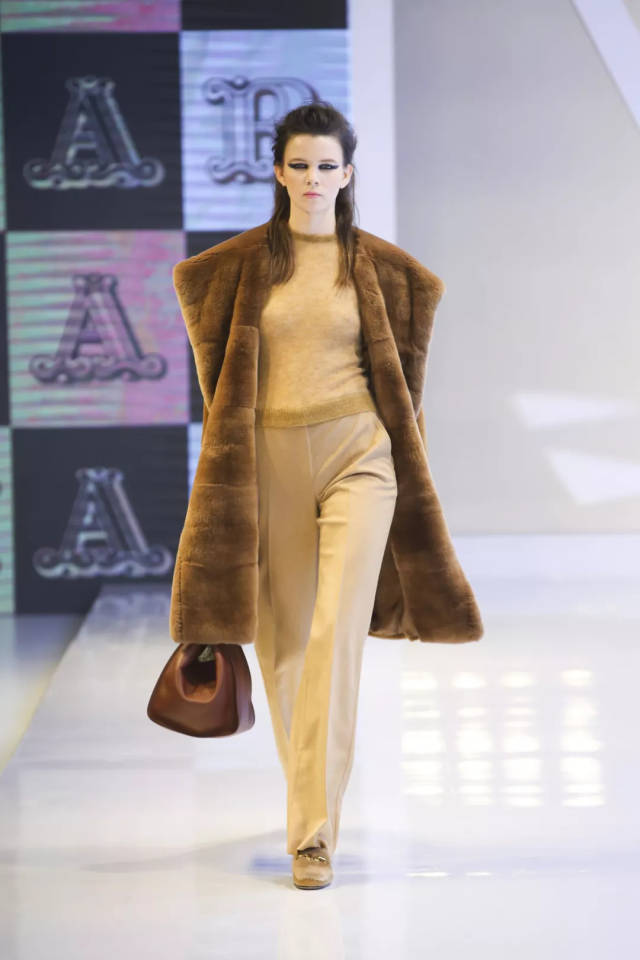 Копии магазин сумки-Тренчотбрендаmaxmara
