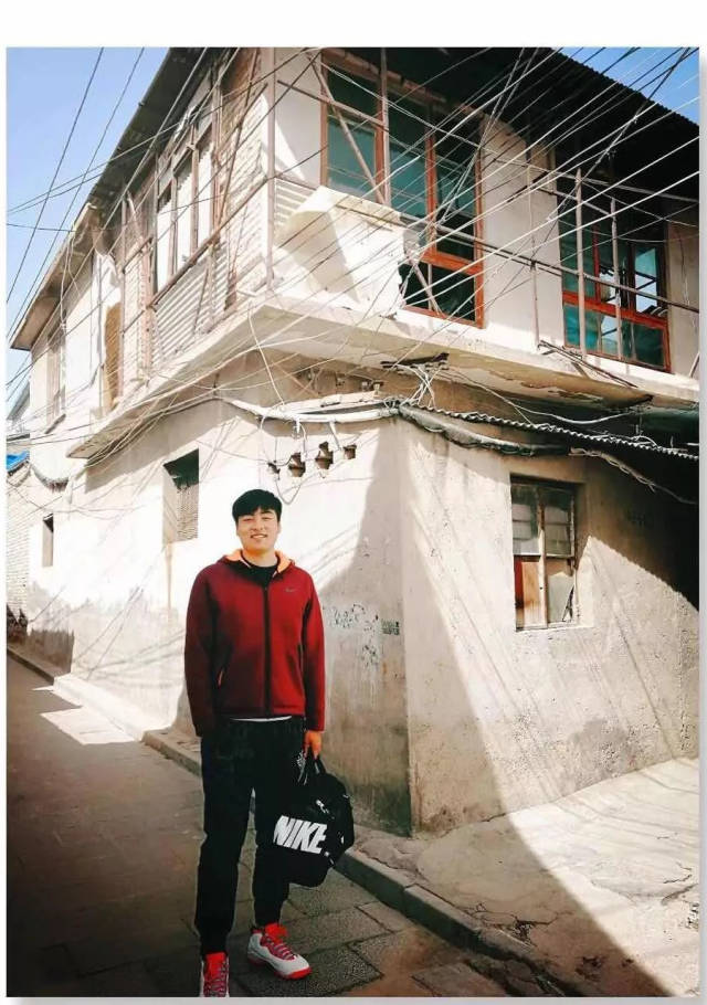 奖励5000元!救人大学生左旭获"天天正能量"特别奖