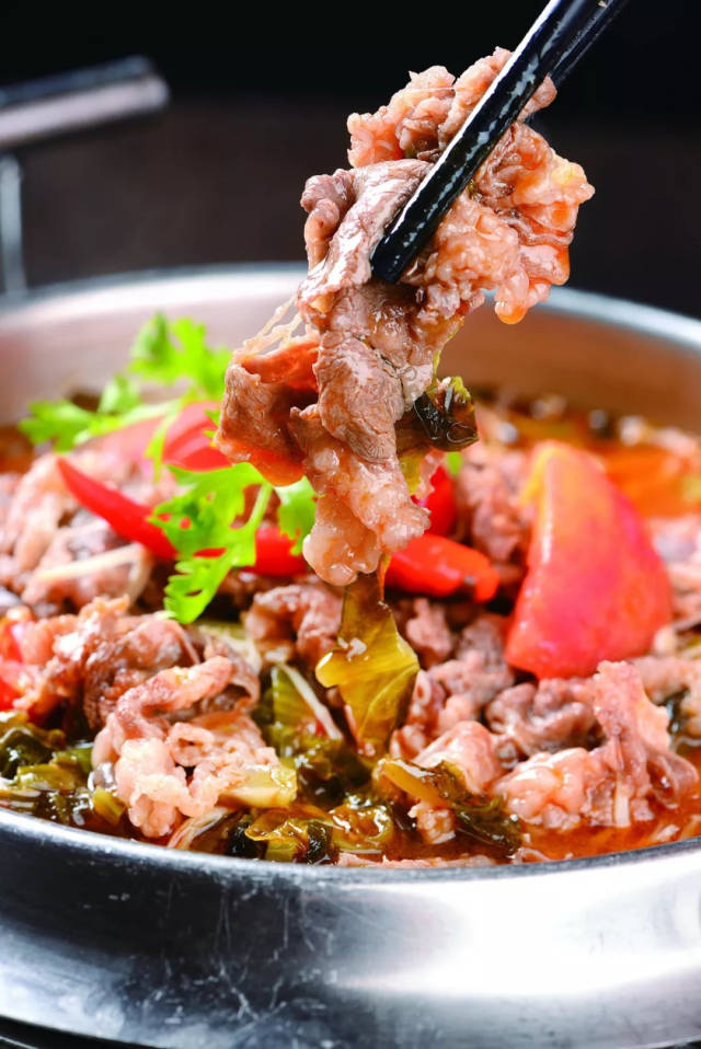 老坛秘制酸菜牛肉火锅临沧店开业大酬宾!吃货必撸!