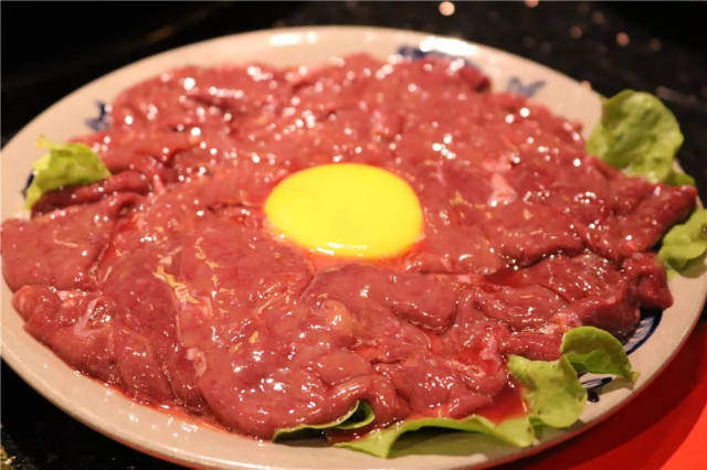 毛肚爽脆,牛肉嫩滑,腰片巴掌大……味道巴适得板!