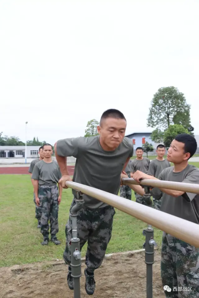 刚到新兵连就遇到体能摸底考核,这批新兵表现如何?