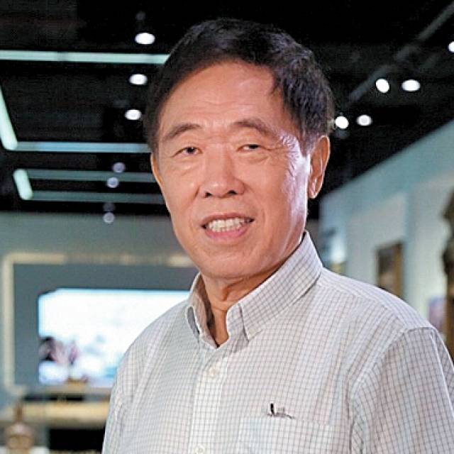 原广东省高教厅厅长,中山大学地理科学与规划学院原教授,博导许学强