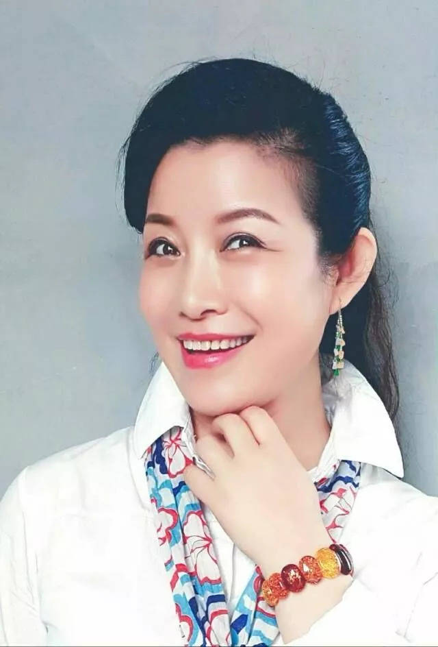 王海燕 山东青年政治学院教授.