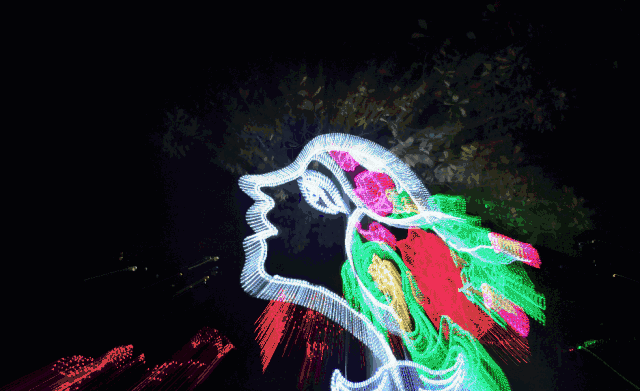 闪频灯的工作原理是:根据设定的频率或根据外触发频率来控制闪光灯的