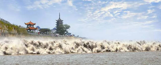 又是一年钱江观潮期,这几个地方的潮水最猛!