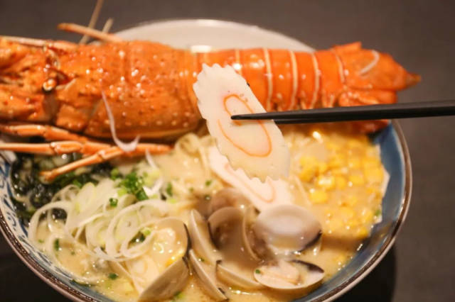 【新品】抖音上c位出道的澳洲龙虾面,竟然来到南宁,还只要78元!